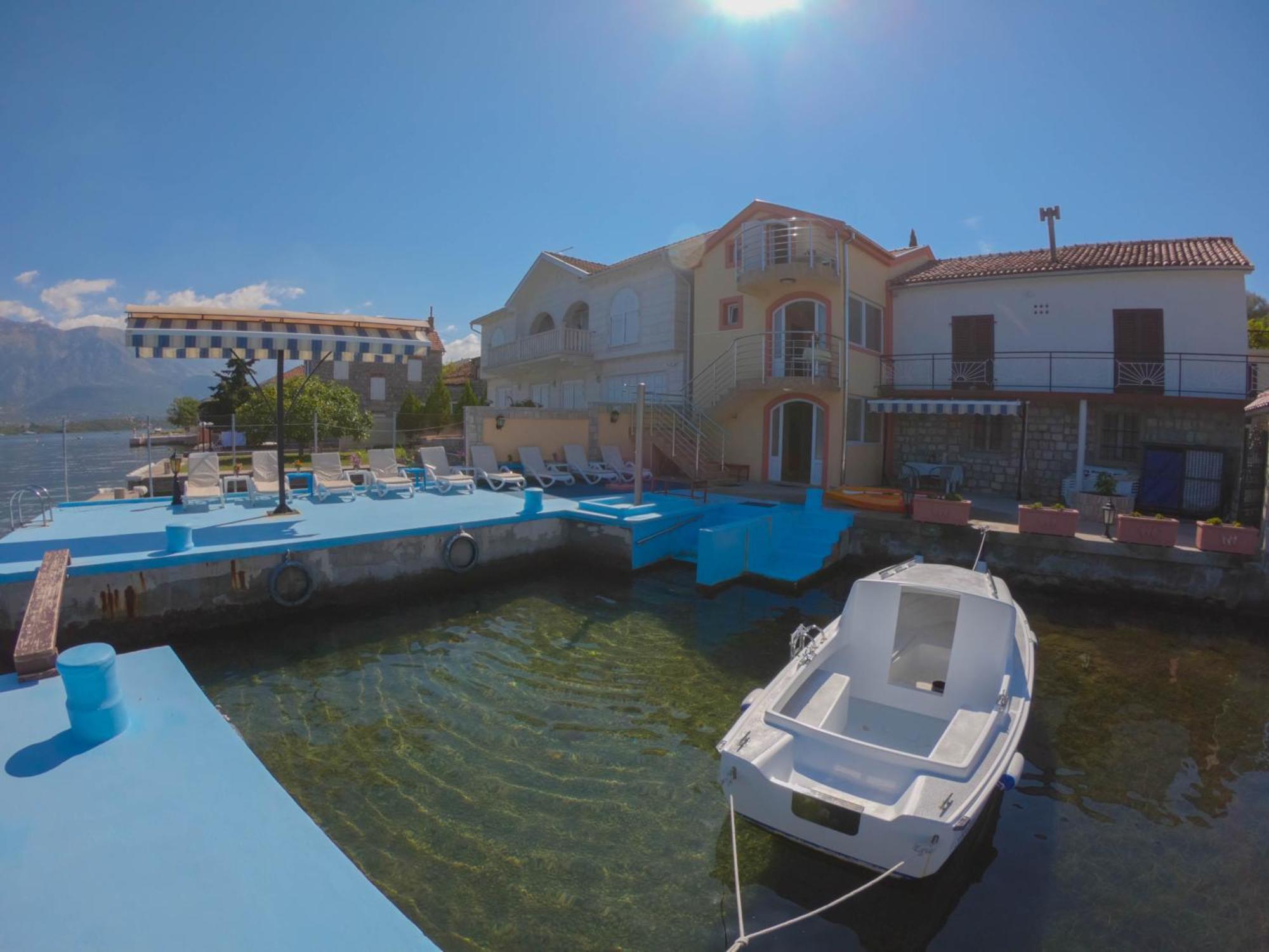 Porto Del Sole Apartments Tivat Bagian luar foto