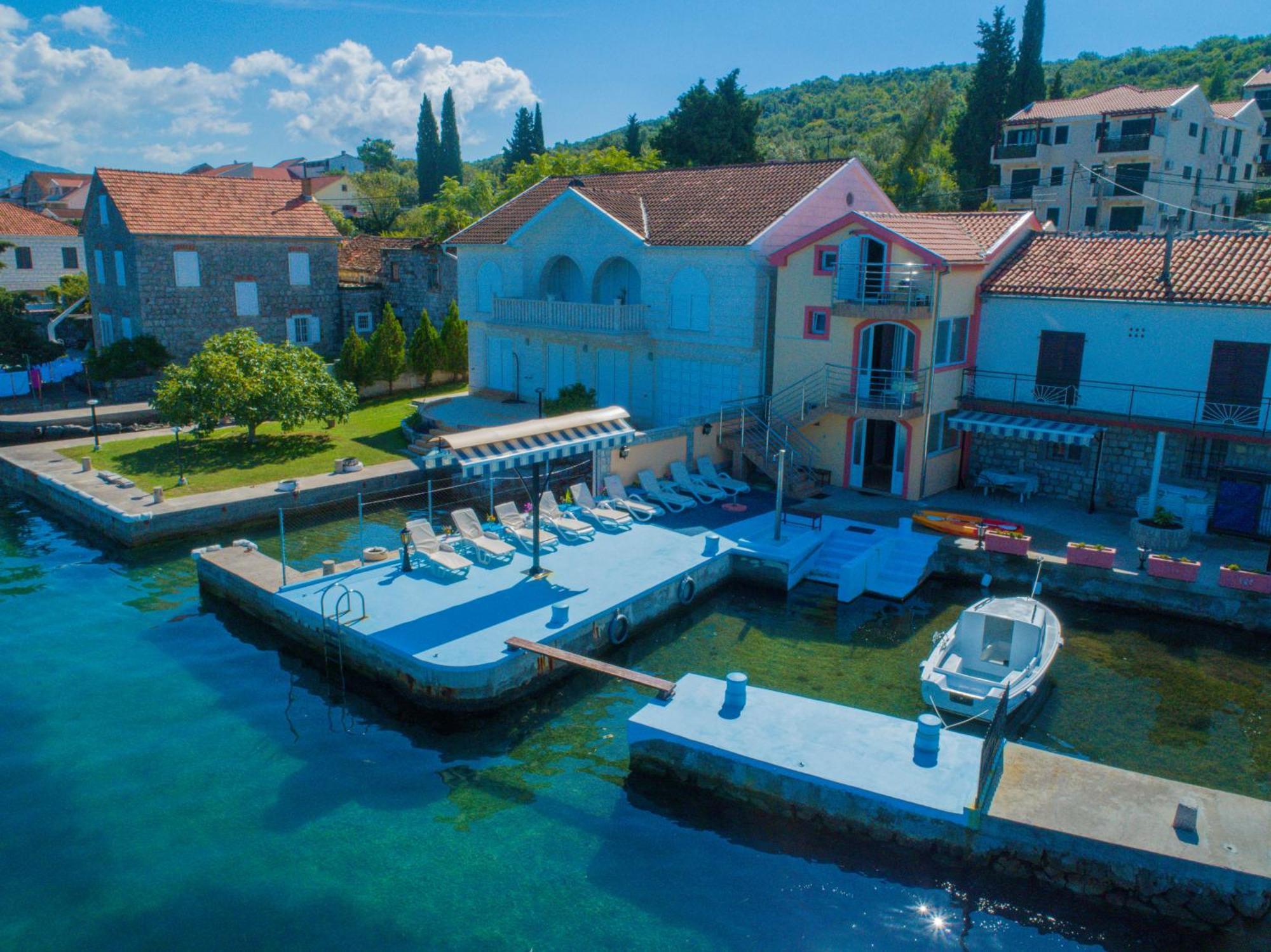 Porto Del Sole Apartments Tivat Bagian luar foto