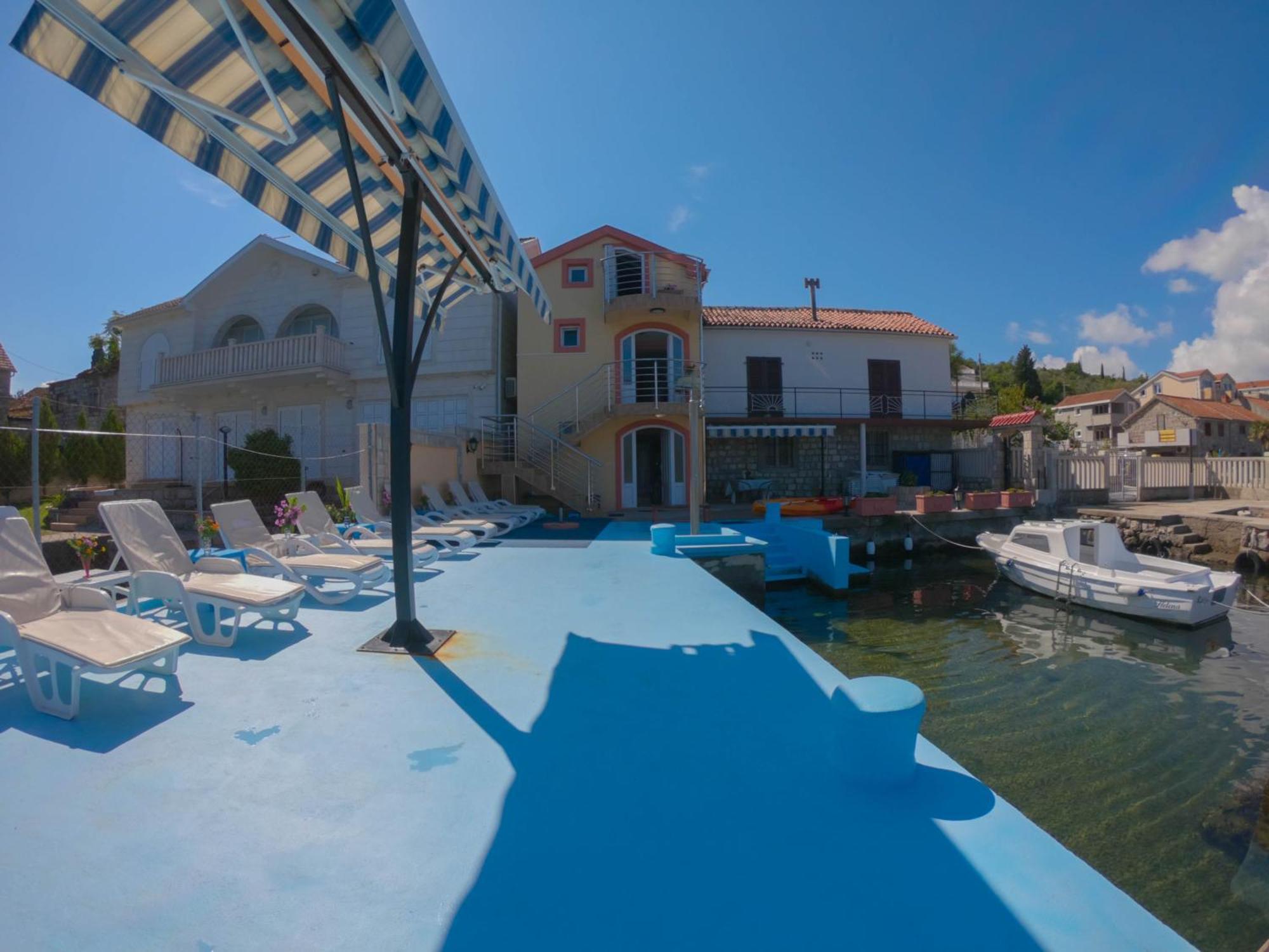 Porto Del Sole Apartments Tivat Bagian luar foto
