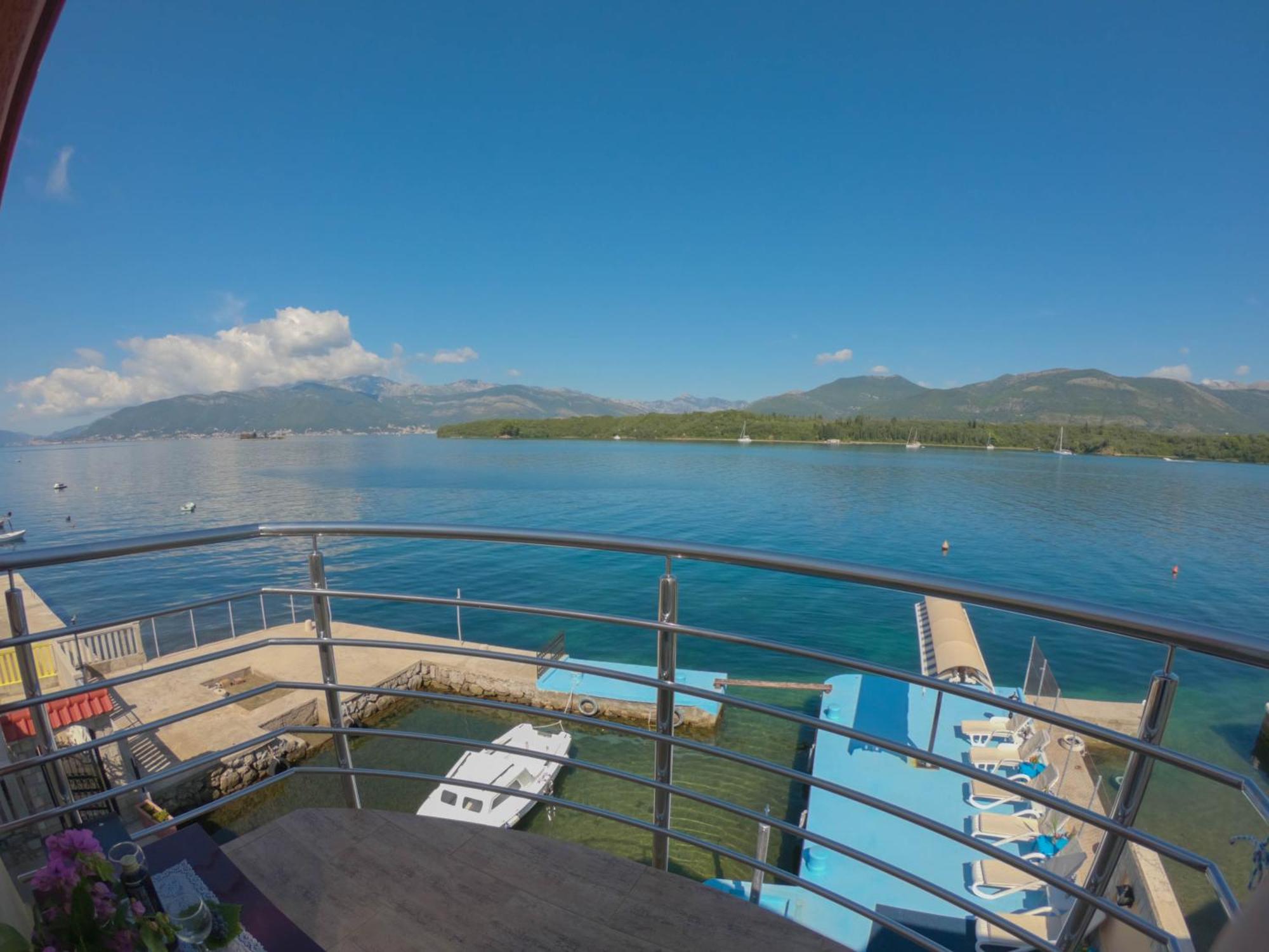 Porto Del Sole Apartments Tivat Bagian luar foto