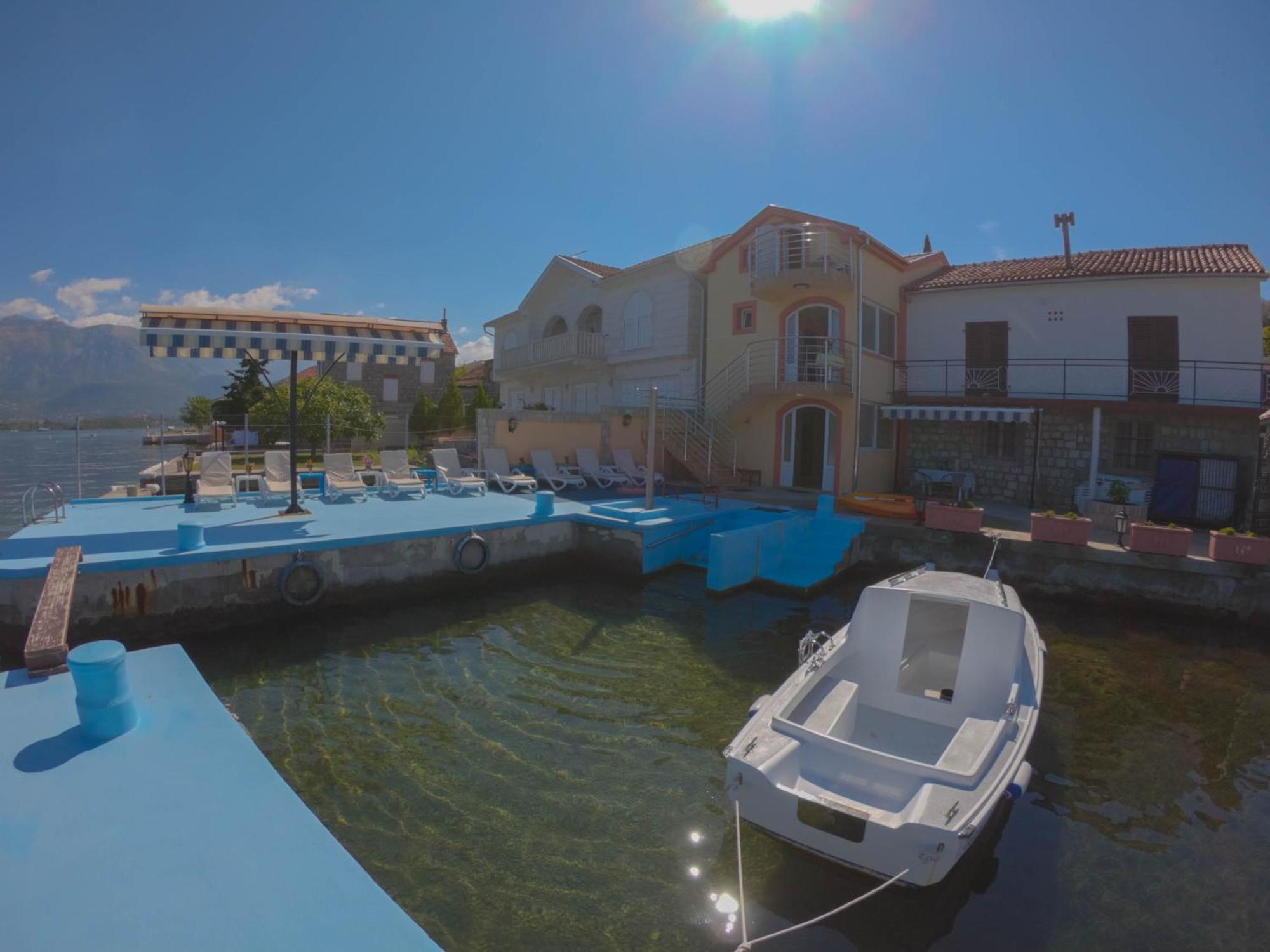 Porto Del Sole Apartments Tivat Bagian luar foto