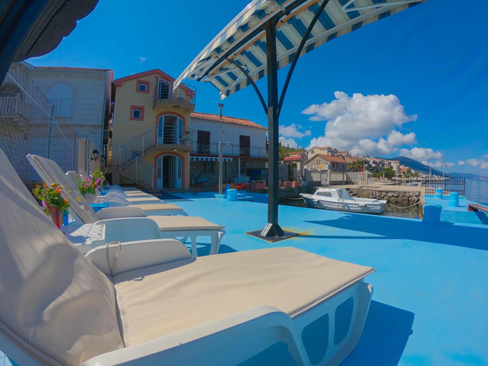 Porto Del Sole Apartments Tivat Bagian luar foto